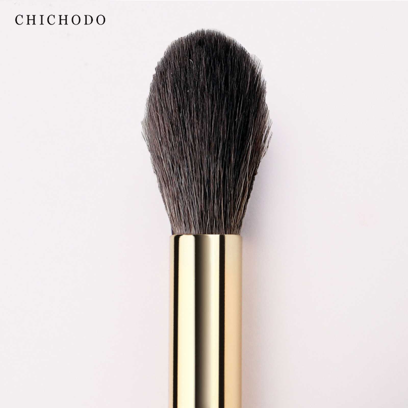 CHICHODO ، فرشاة ماكياج فاخرة  - مراجعة Luxury Skincare Products وسعره