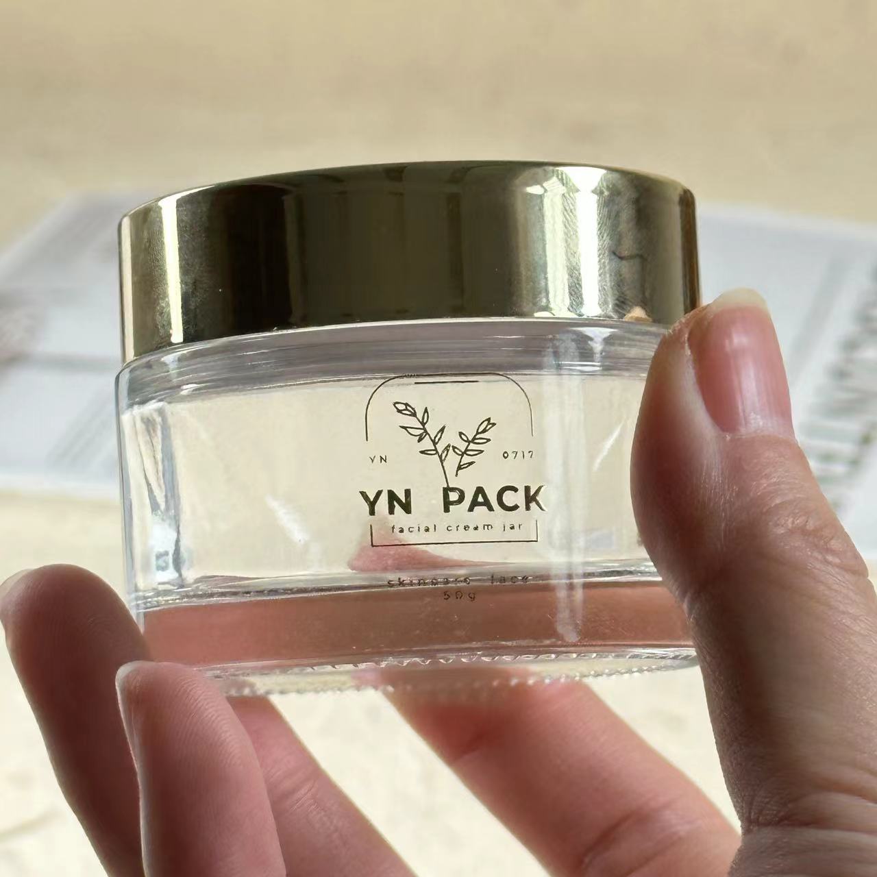 جرة زجاجية فاخرة جرة مستحضرات  - مراجعة Luxury Skincare Jars وسعره