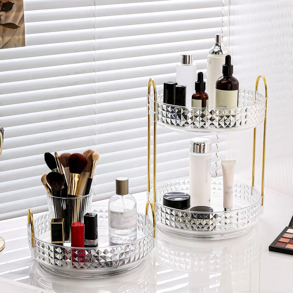 صندوق تخزين مستحضرات التجميل ا - مراجعة Luxury Skincare Products وسعره